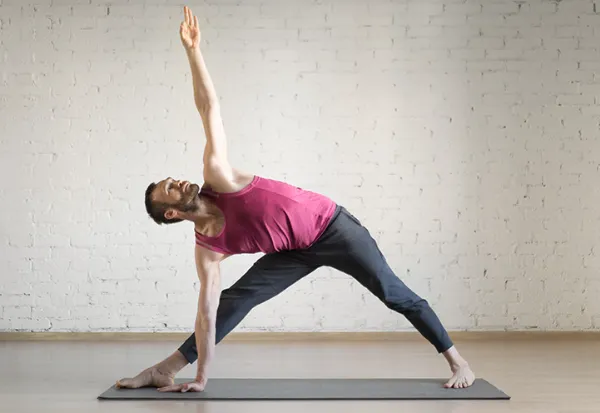 Utthita Trikonasana (Extended Triangle Pose)