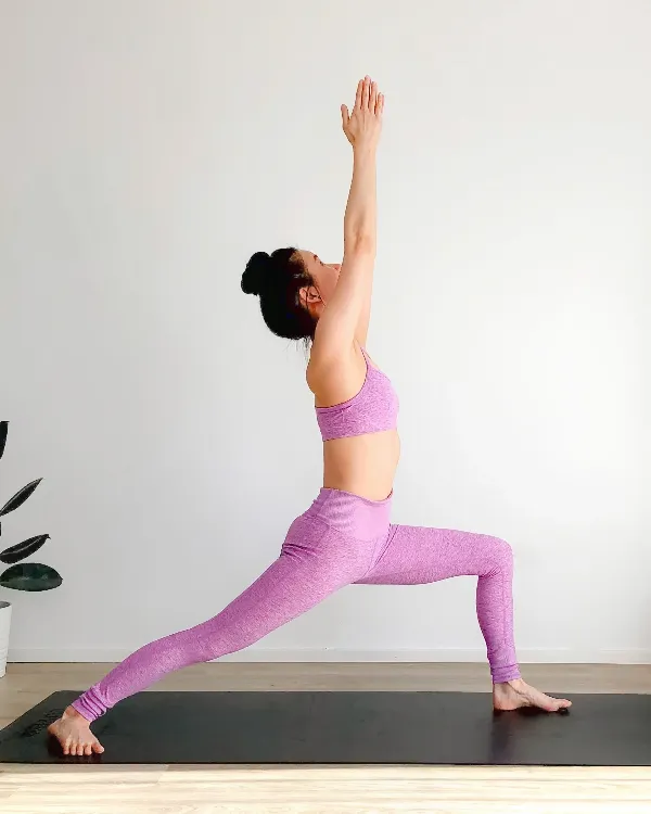 Virabhadrasana (warrior pose)